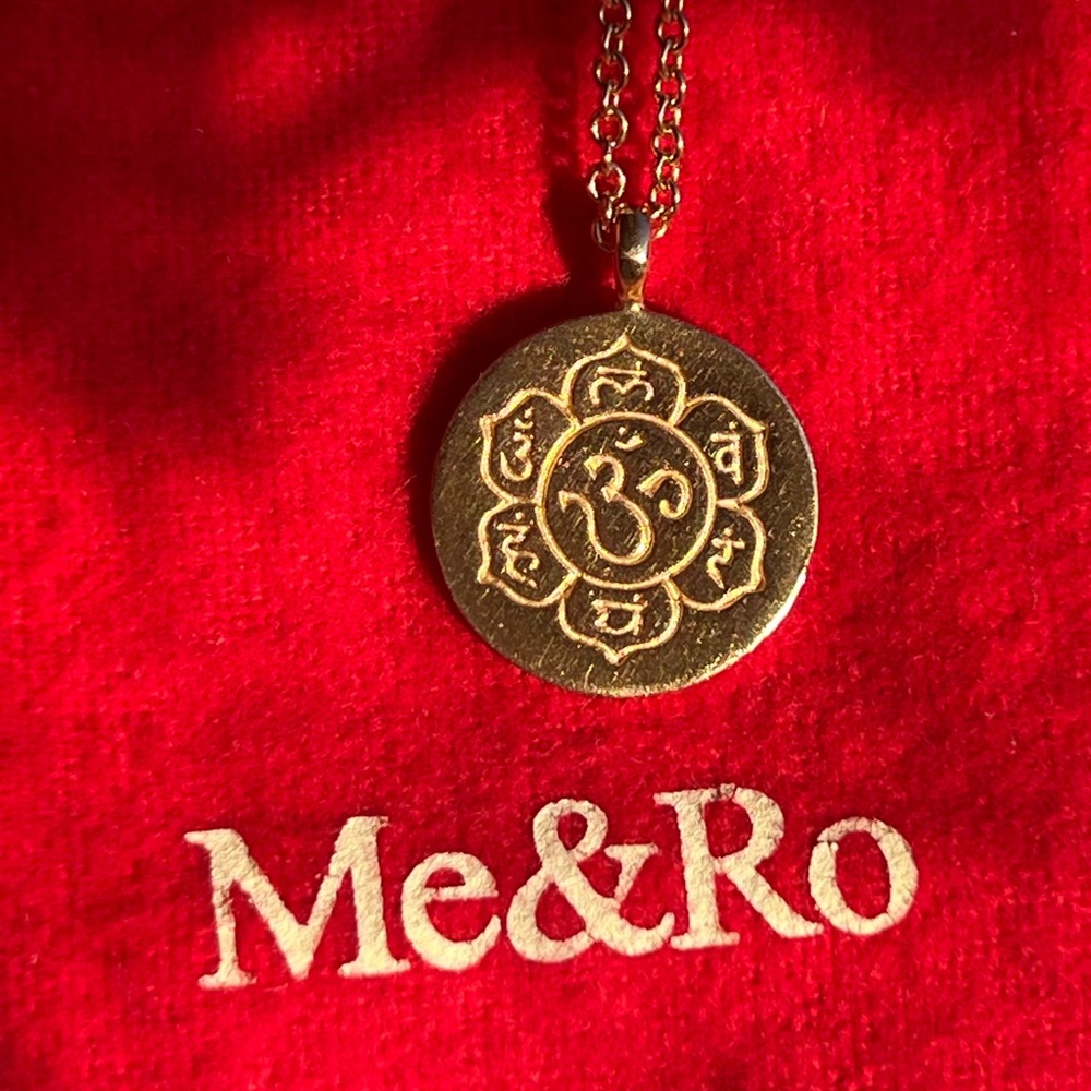 Me&Ro Chakra necklace in 10k gold